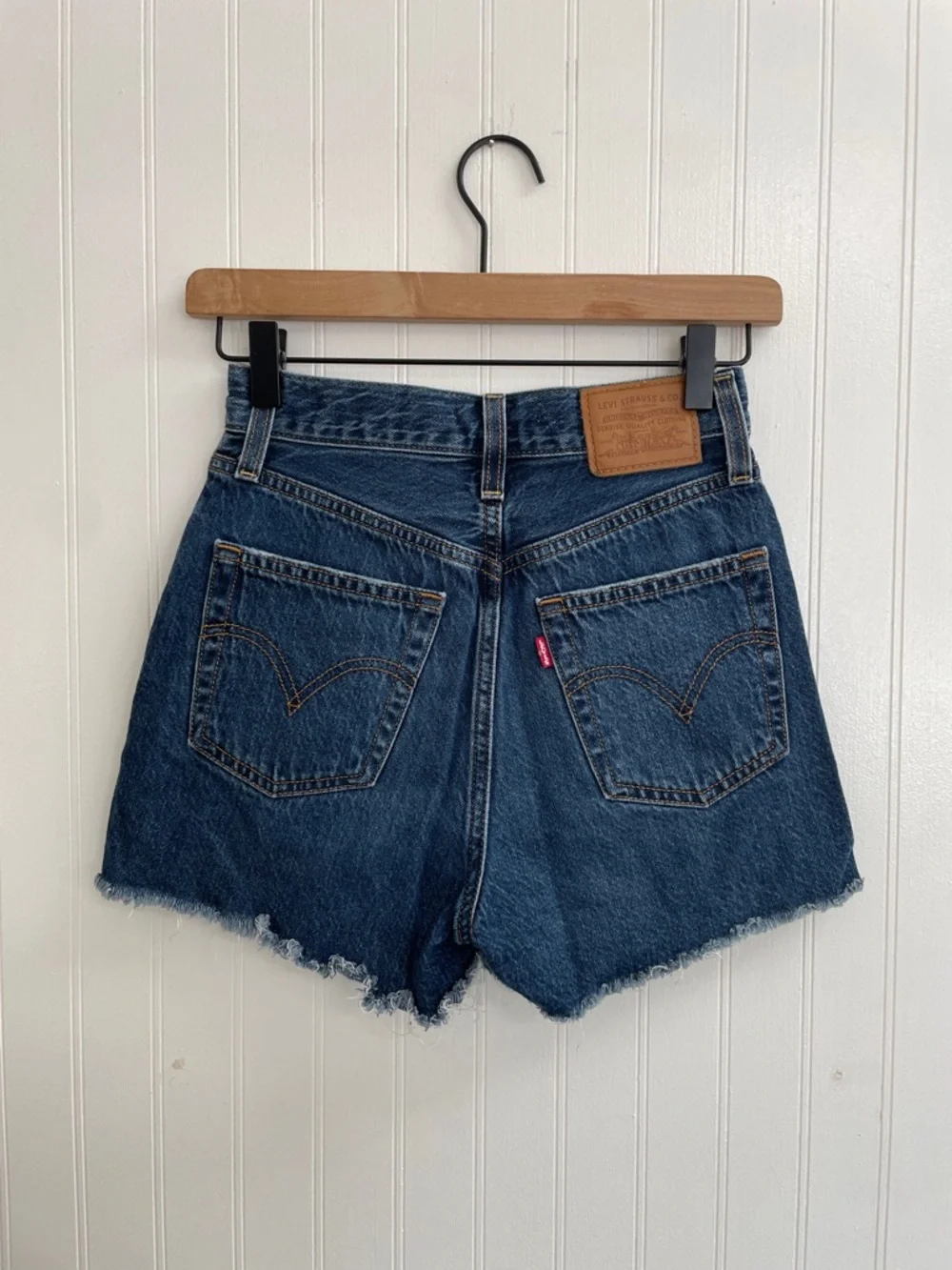 LEVI’S Premium Ribcage Denim Shorts High Rise Dark Wash Raw Hem Size 24